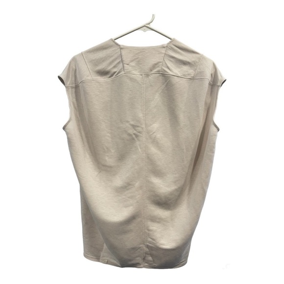Lululemon sleeveless V neck top  Size 2 Color Cream - Picture 4 of 4